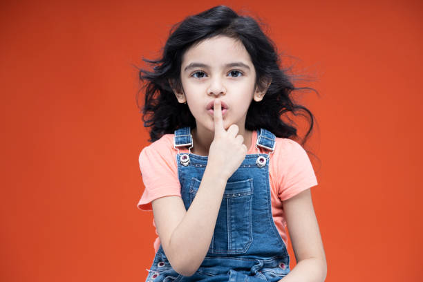 كيف تعلم طفلك قواعد سلامة الجسد والحدود الشخصية؟